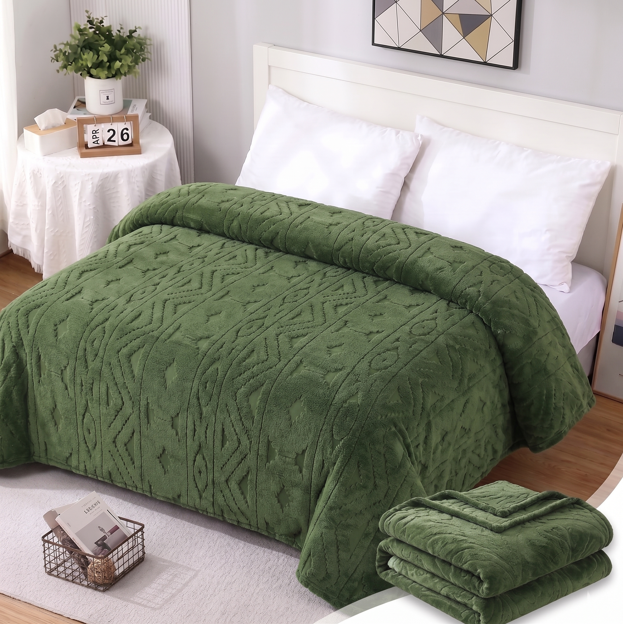 Deluxe Embossed Plush Blanket – Deep Emerald Green