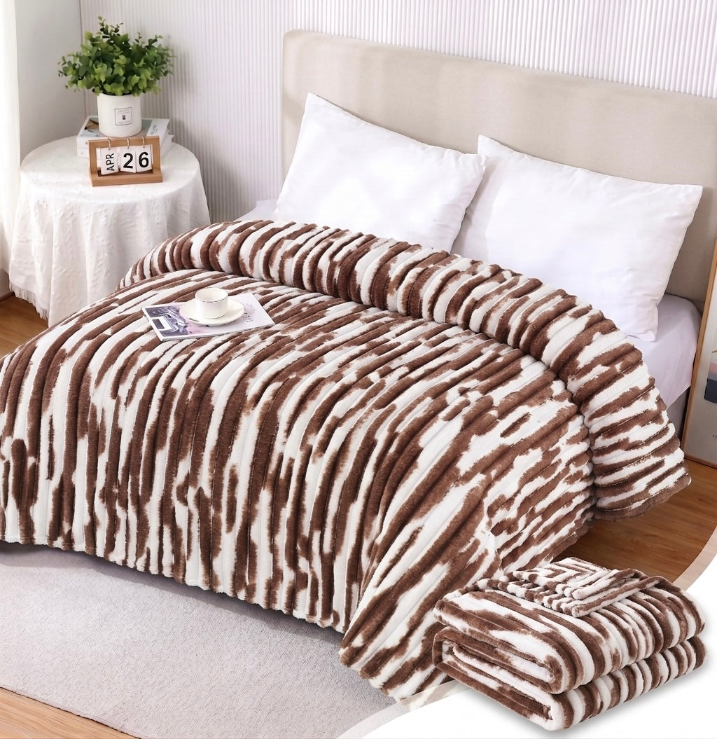 ZIMSHA Premium Plush Ribbed Blanket – Mocha Brown & White (200x240 cm)