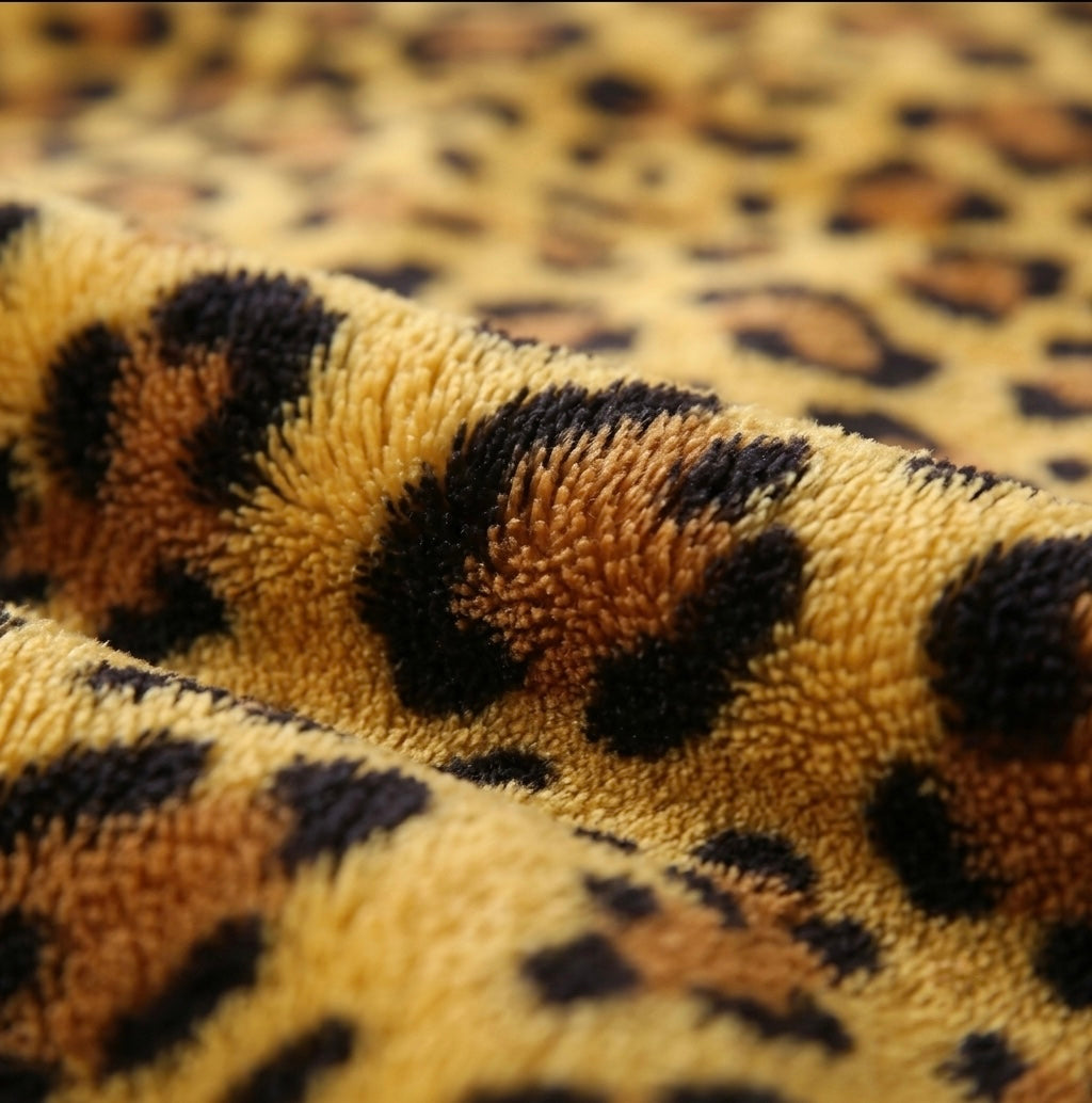 ZIMSHA Vibrant Cheetah Print Plush Blanket – Ultra-Soft Cozy Fleece, Large (200x240 cm)