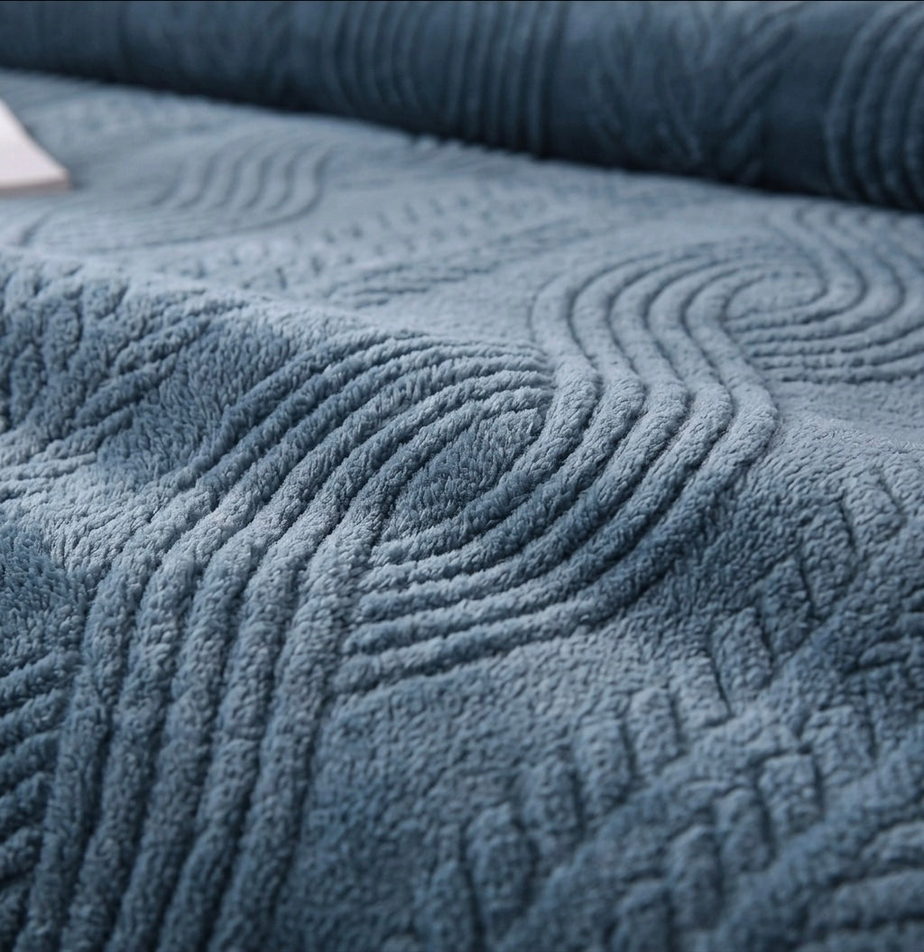 ZIMSHA Premium Embossed Wave Plush Blanket (200x240)