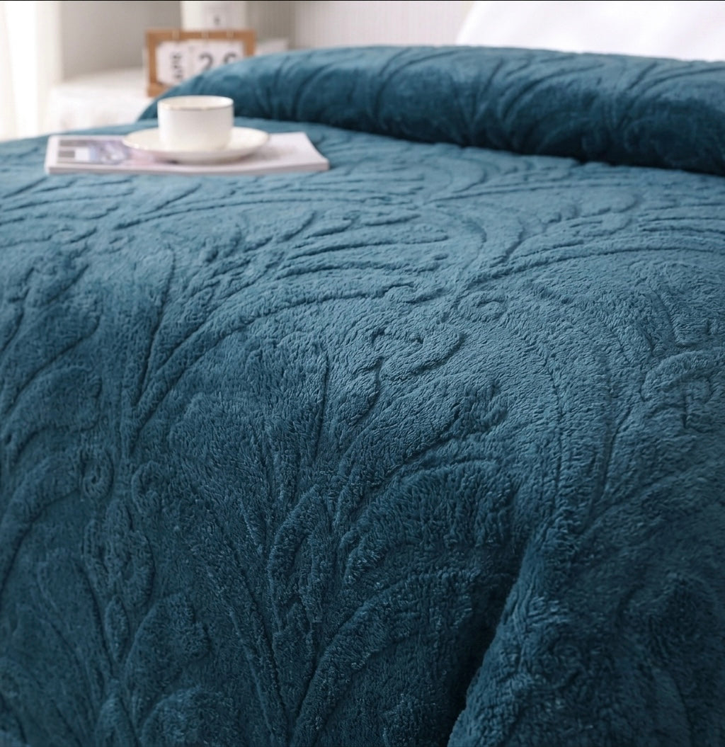 ZIMSHA Premium Embossed Plush Blanket – Deep Ocean Teal (200x240 cm)