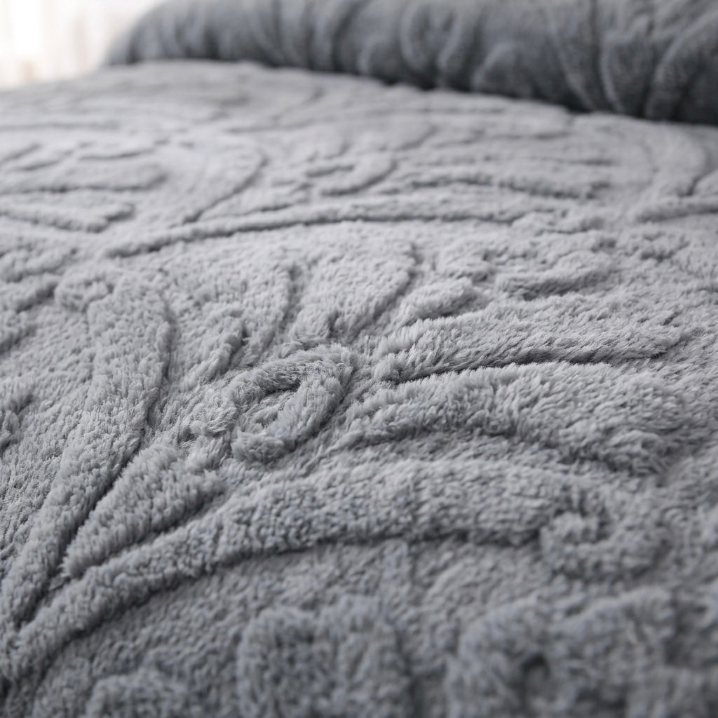 ZIMSHA Premium Embossed Plush Blanket – Soft Slate Grey (200x240 cm)
