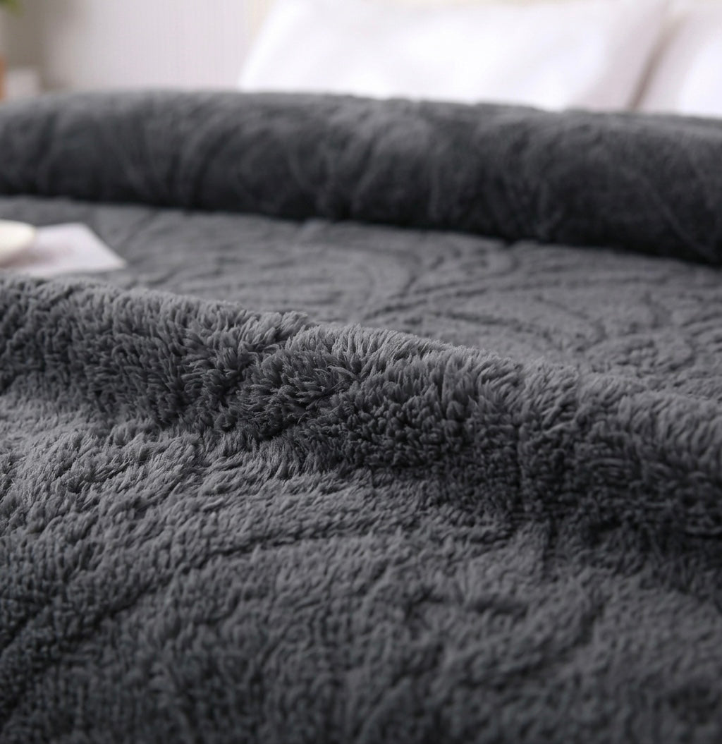 ZIMSHA Premium Embossed Plush Blanket – Charcoal Grey (200x240 cm)